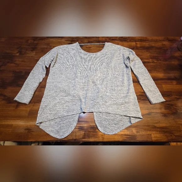 Boohoo Light Gray Long Sleeve Women's Top - Picture 1 of 9